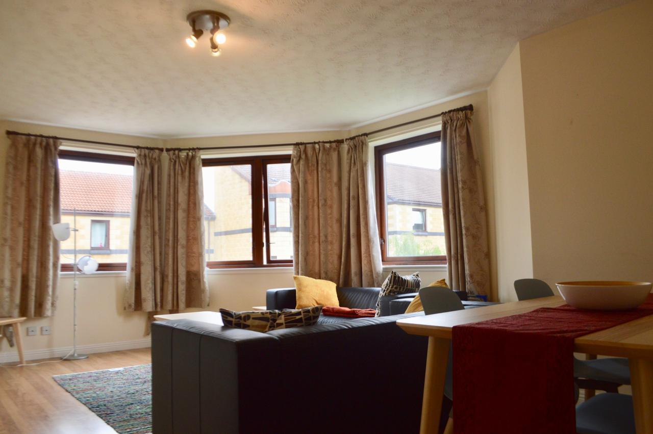 2 Bedroom Flat By Harrison Park * Édimbourg